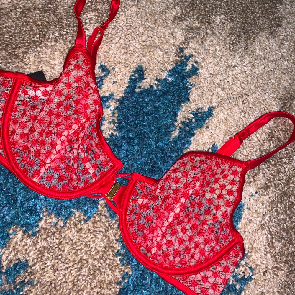 Victoria’s Secret bra